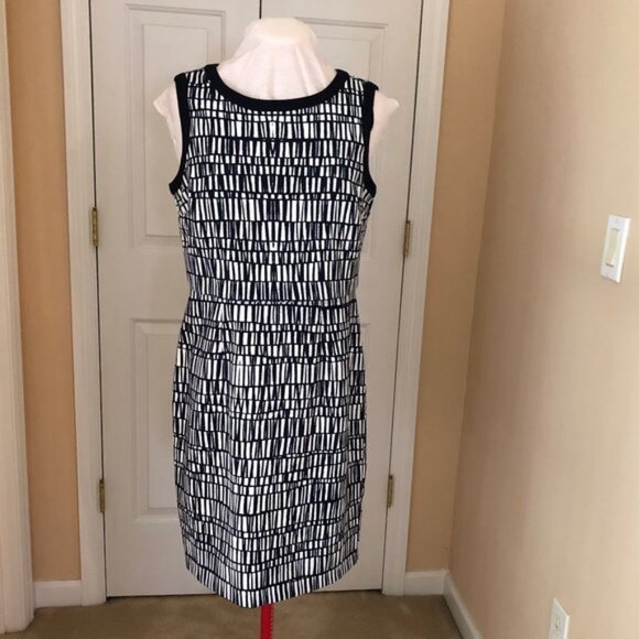 Emma & Michele Sleeveless Blue & White Dress Size 8 - Picture 1 of 12